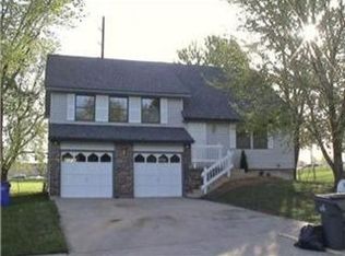 1016 N Hunter Dr, Olathe, KS 66061