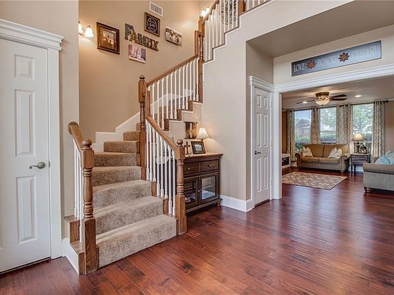 5th image of 2805 Park St
