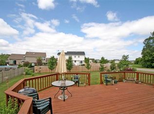 489 Willow Rd, Lakemoor, IL 60051