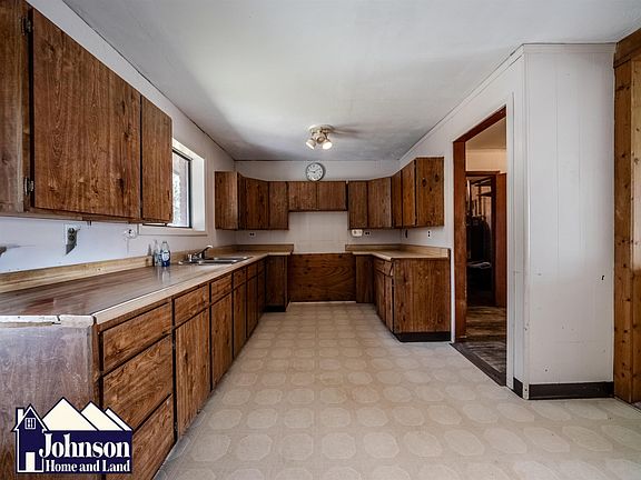 4th image of 317 Cedar Ave