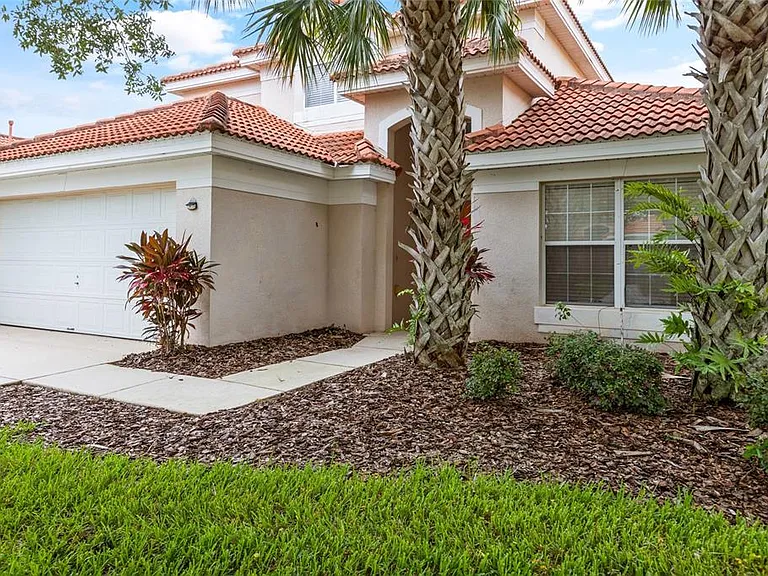 239 Carrera Ave — Photo 3