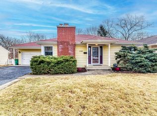 1158 Grandview Ave, Lockport, IL 60441