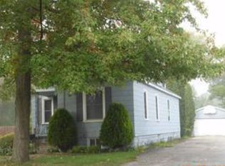 216 Marshall St, Essexville, MI