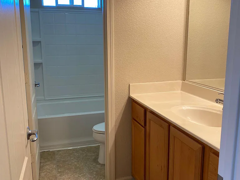 700 Moon Cir — Photo 42
