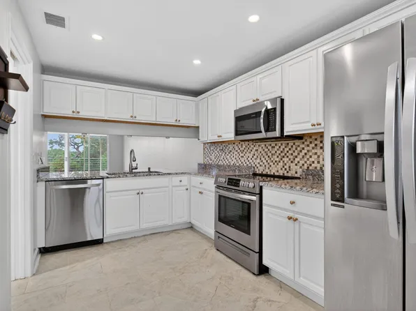 3503 Oaks Way #405, Pompano Beach, FL 33069