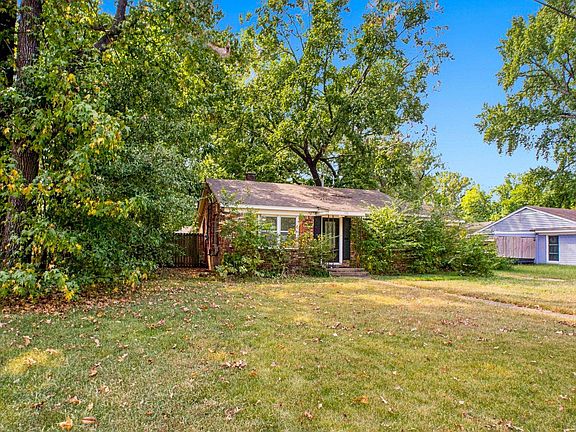 3rd image of 533 Burkman Dr