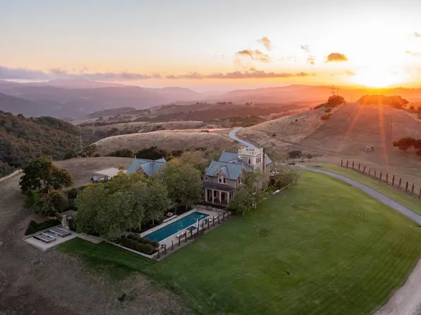 907 Laureles Grade Rd, Carmel Valley, CA 93924