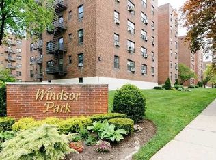 21105 75th Ave APT 6C, Oakland Gardens, NY 11364