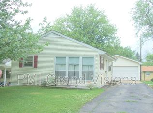 31 Sickles Dr, Decatur, IL 62521