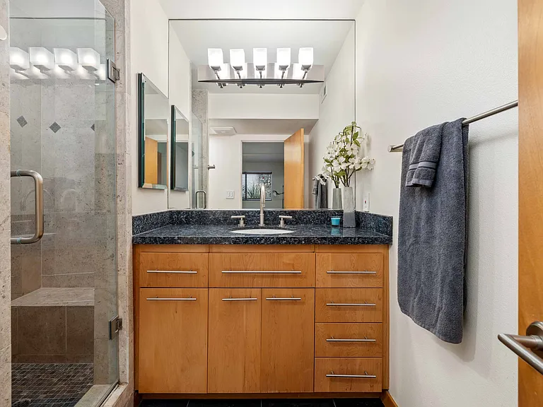 452 Marine Pl — Photo 19