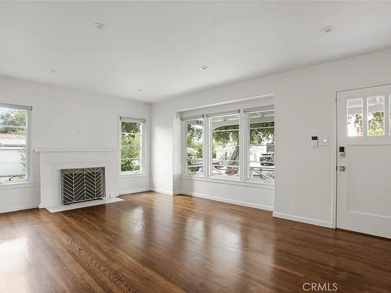 10215 Eldora Ave — Photo 8