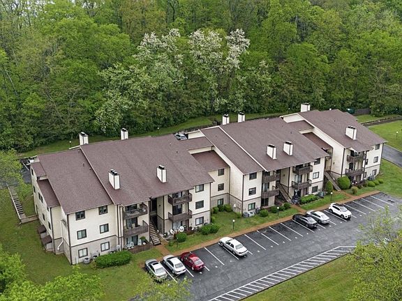 3rd image of 133 Hicks Rd