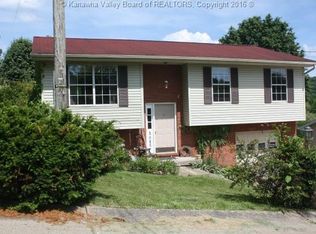 5043 Dolores Dr, Cross Lanes, WV