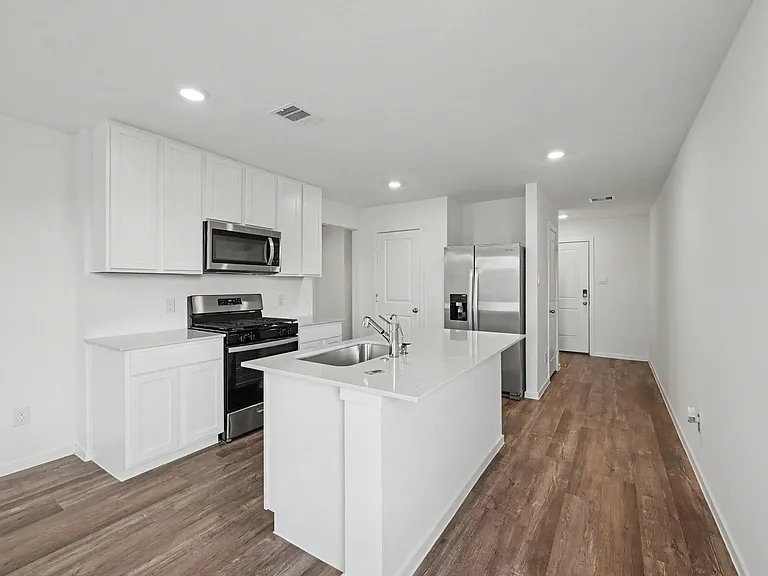 40839 Hawthorne Glades St — Photo 12