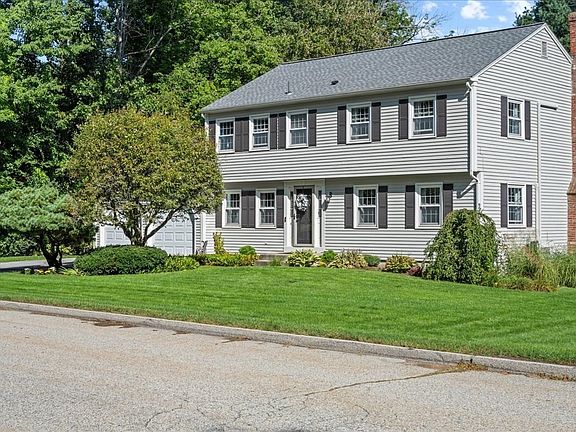 3rd image of 4 Robertson Rd