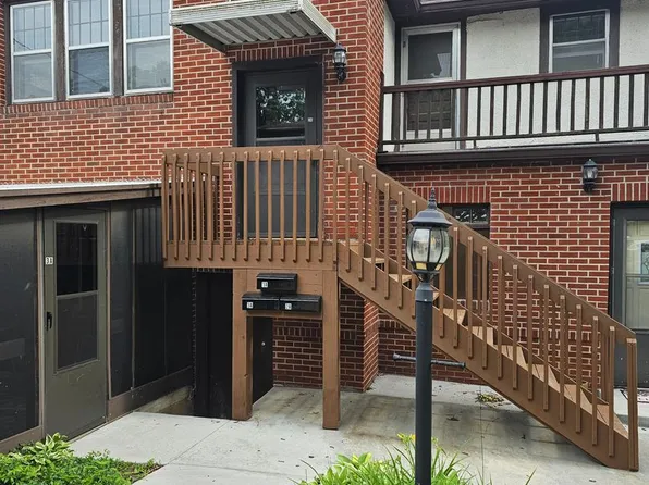 Caraville Apartments, 5012 Ingersoll Ave #2A, Des Moines, IA 50312