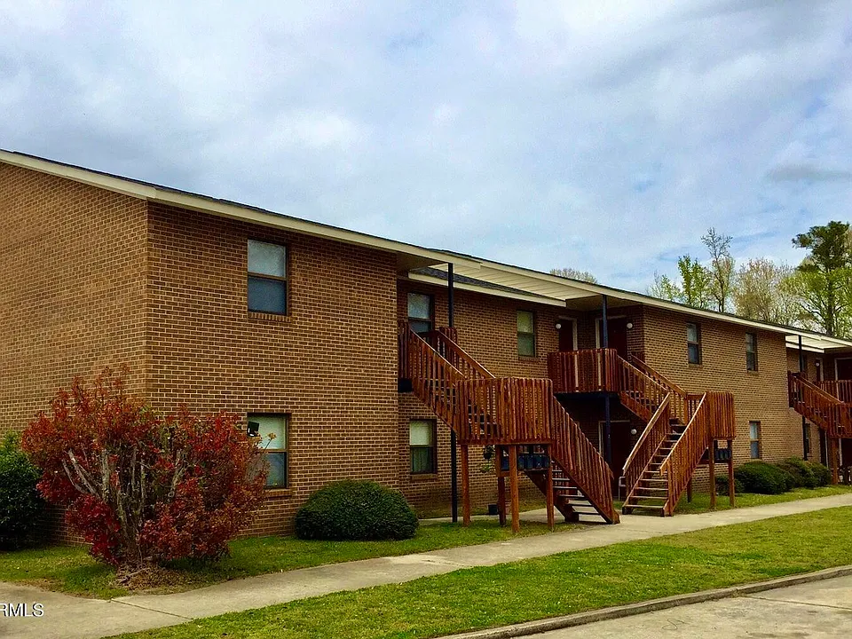 2903 E 5th St #21