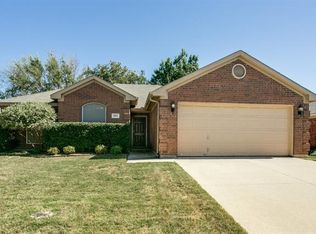 8012 Berkshire Dr, Fort Worth, TX 76137