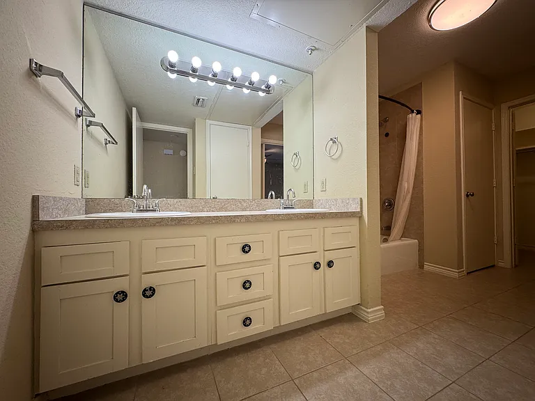 1121 Signal Ridge Pl — Photo 18