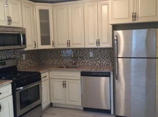 14 Hawthorne Ct, Freehold, NJ 07728