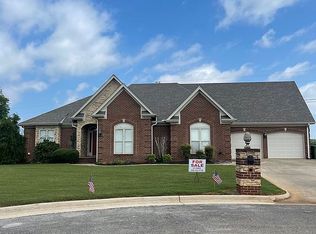 110 Amy Ln, Muscle Shoals, AL 35661