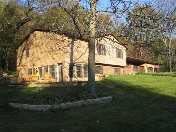 3rd image of 21794 Gladestone Ave