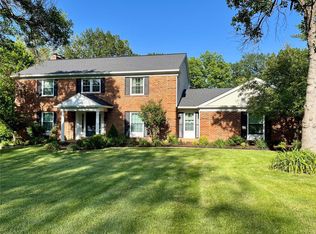 2212 Whitby Rd, Chesterfield, MO 63017