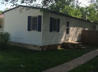 704 N 4th St, Salina, KS 67401