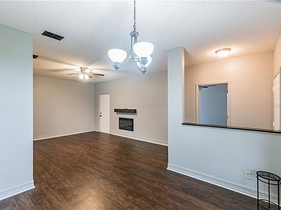 3rd image of 43 Emerald Bay Dr