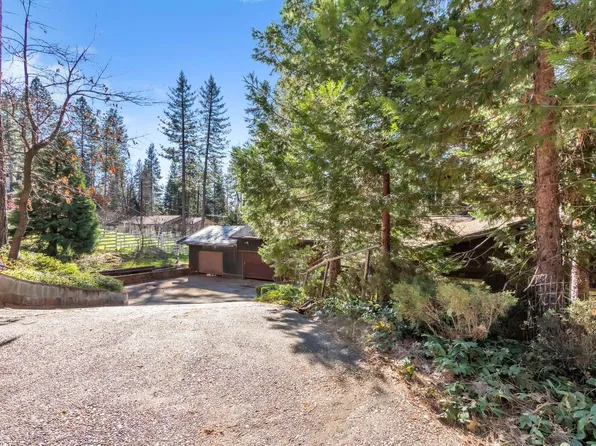 11551 Tree Top Cir, Nevada City, CA 95959