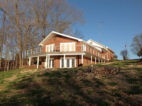 2nd image of 611 Skyline Dr