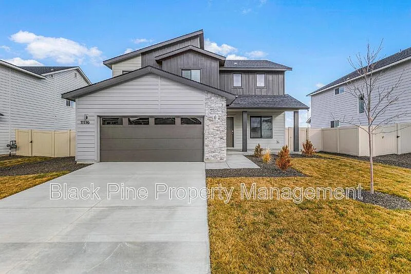 4 bed, 2.5 bath, 2125 sqft, $2,600 — Photo 1