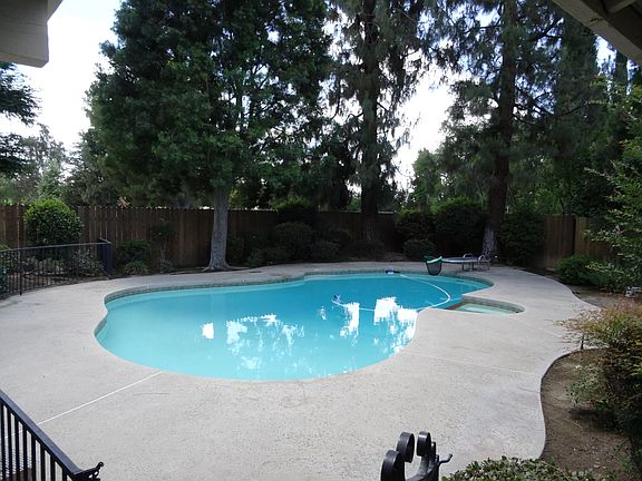 Sparkling Cool Pool