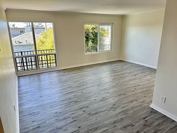 2nd image of 529 Manhattan Beach Blvd APT F