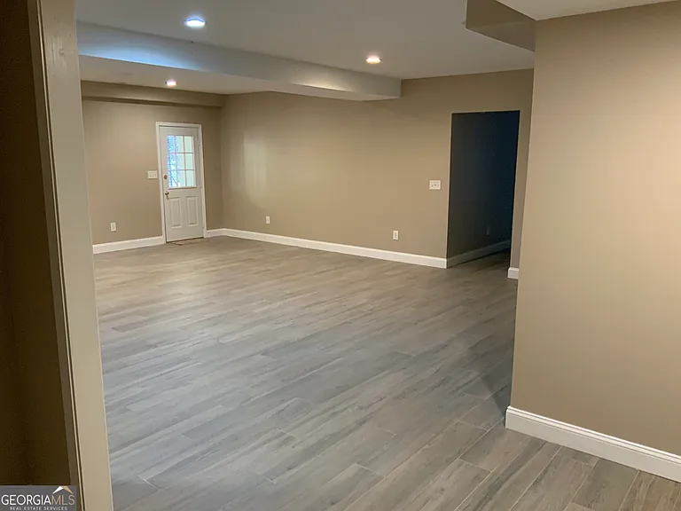 612 Redbud Ln — Photo 20