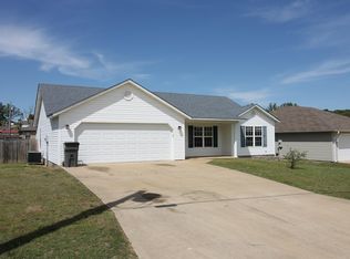 2103 Gabrielle St, Paragould, AR 72450