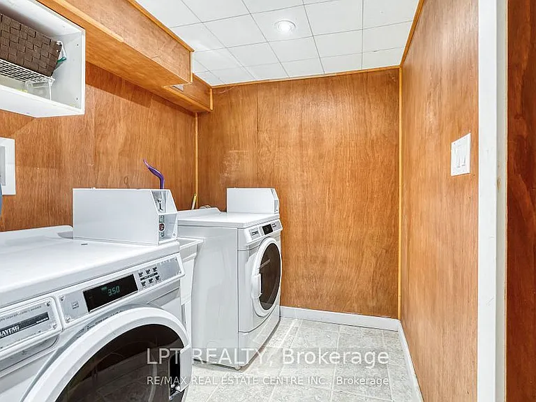 421 Saint Augustine Dr — Photo 13