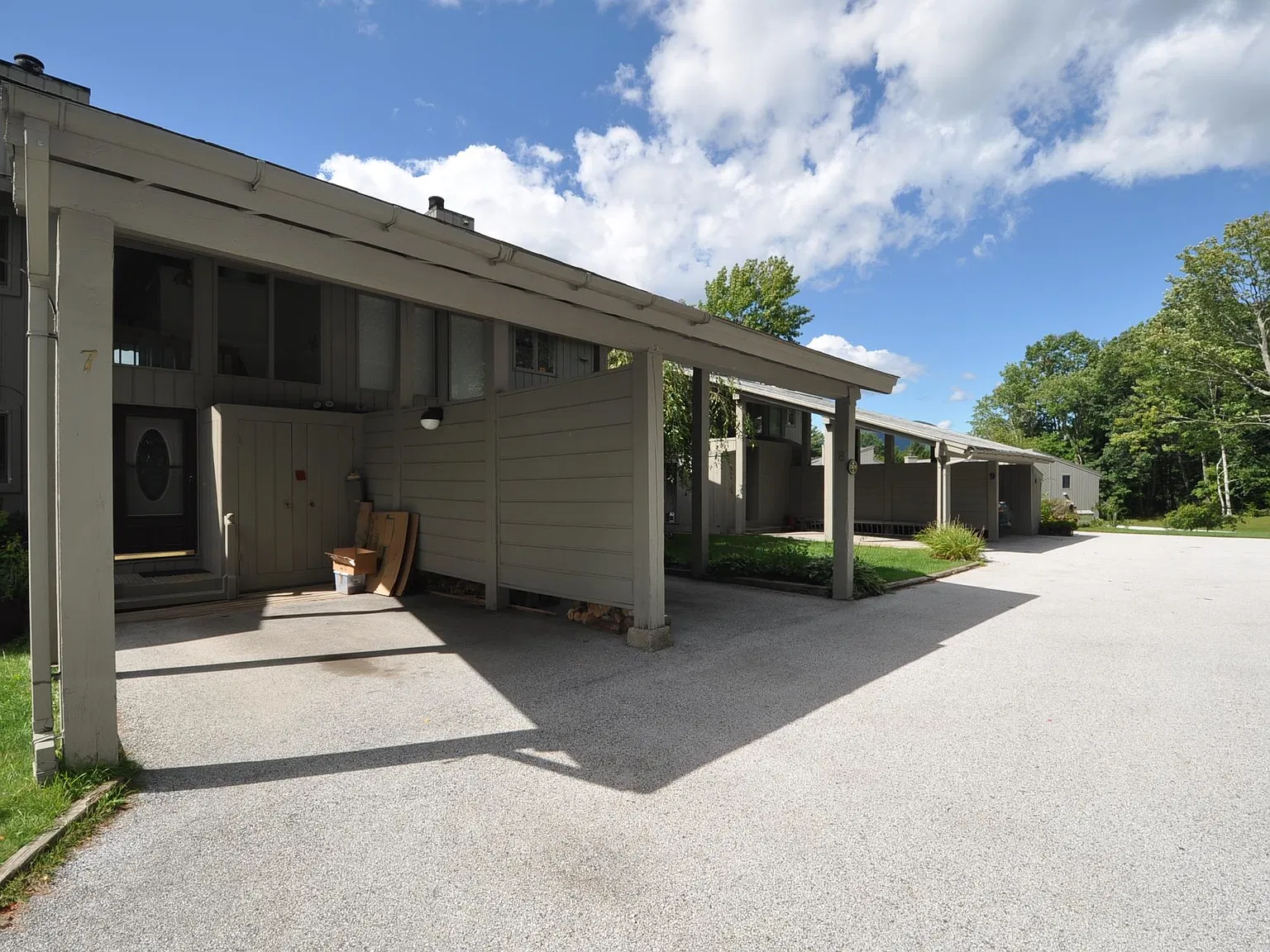 3 bed, 2.0 bath, 1660 sqft, $2,800 — Photo 3