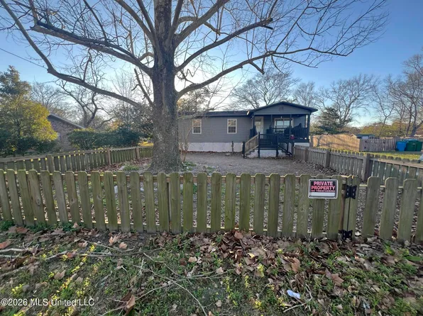 2007 Hester St, Pascagoula, MS 39581