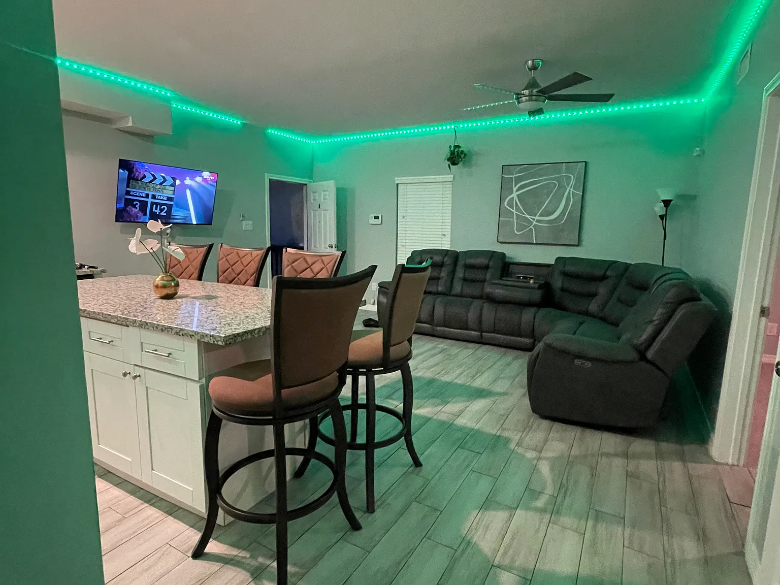 3 bed, 1067 sqft, $2,500 — Photo 4