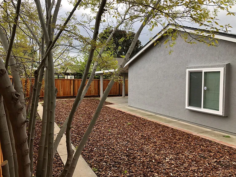 1740 Gateway Dr — Photo 16