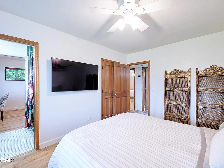 1708 E Montebello Ave — Photo 29