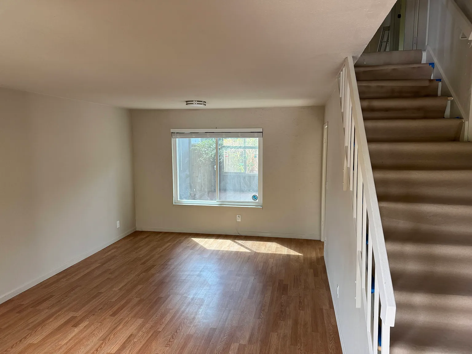 3 bed, 2.5 bath, 1533 sqft, $5,395 — Photo 2
