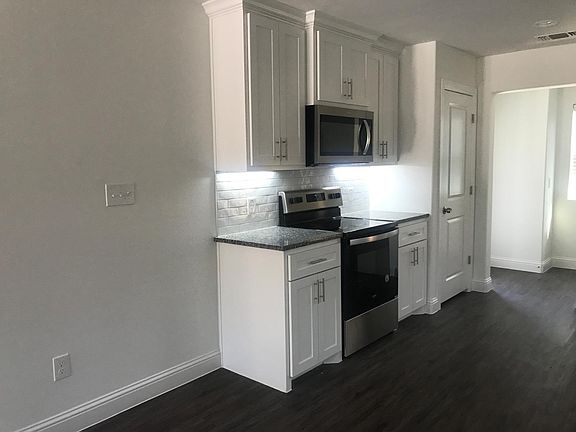 4th image of 904 N Bush Ave