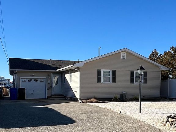 4th image of 517 Bayview Dr