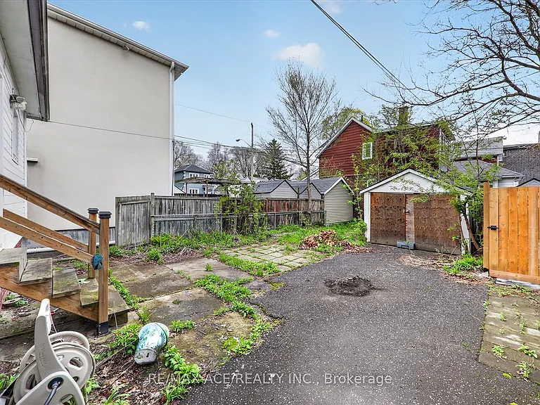 Glebemount Ave — Photo 27