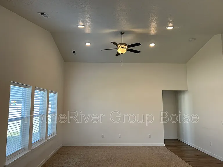 3794 E Berwick Dr — Photo 8