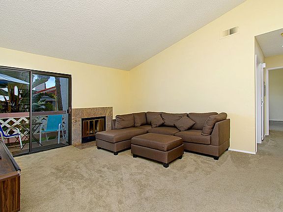 4th image of 9429 Fairgrove Ln Unit 202