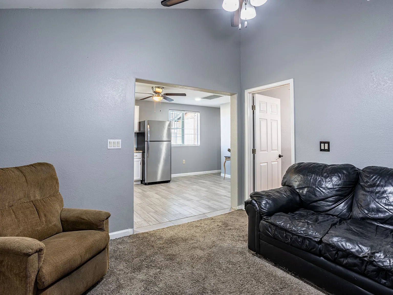 3800 Meadowlane Avenue - A — Photo 2