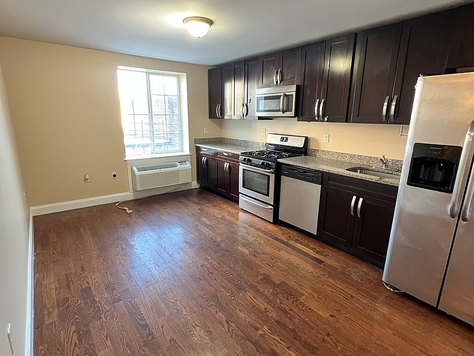 1st image of 711 Sip St APT 203